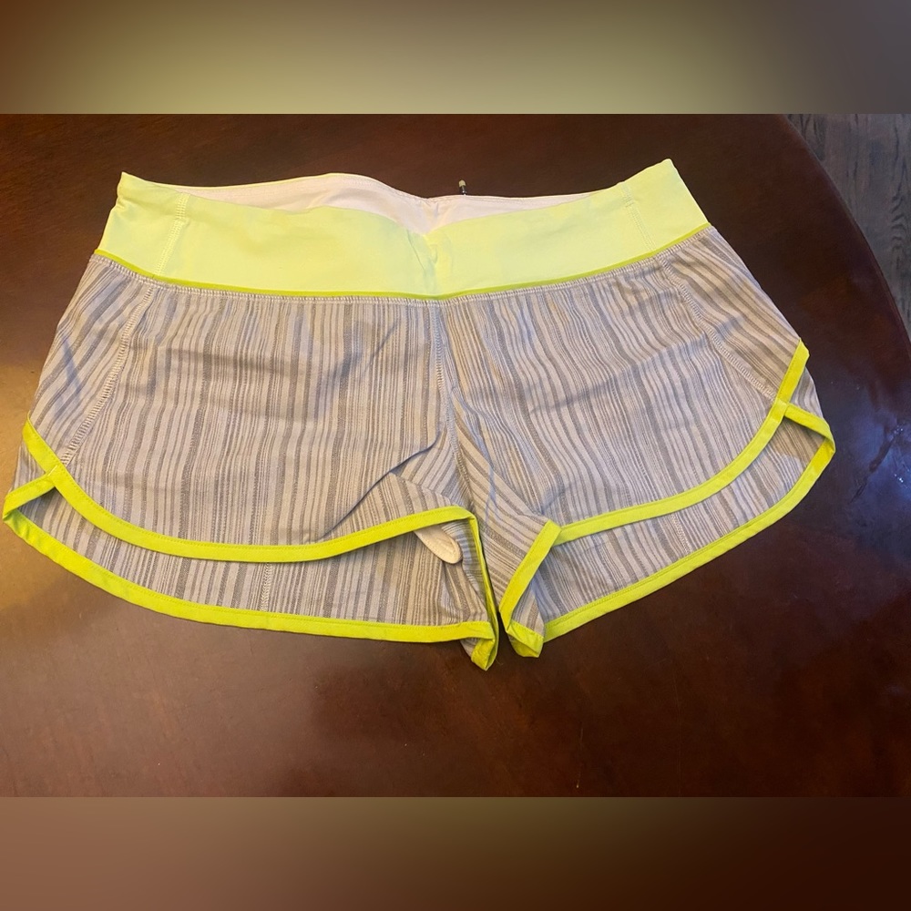 Lululemon Speed up low-rise lined short 2.5”